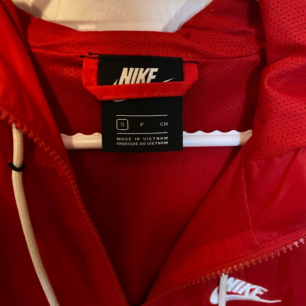 Nike Men’s Small Shell